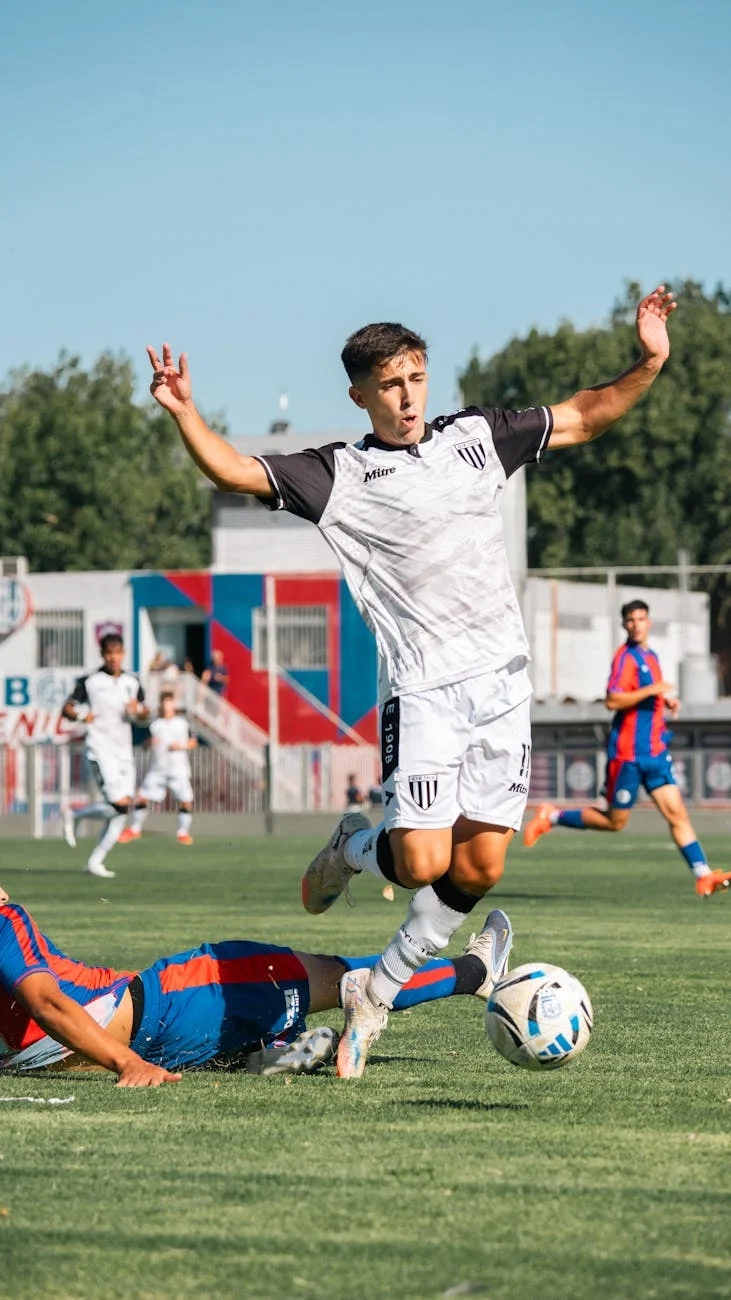 Sunderland AFC's Relegation Battles and Great Escapes