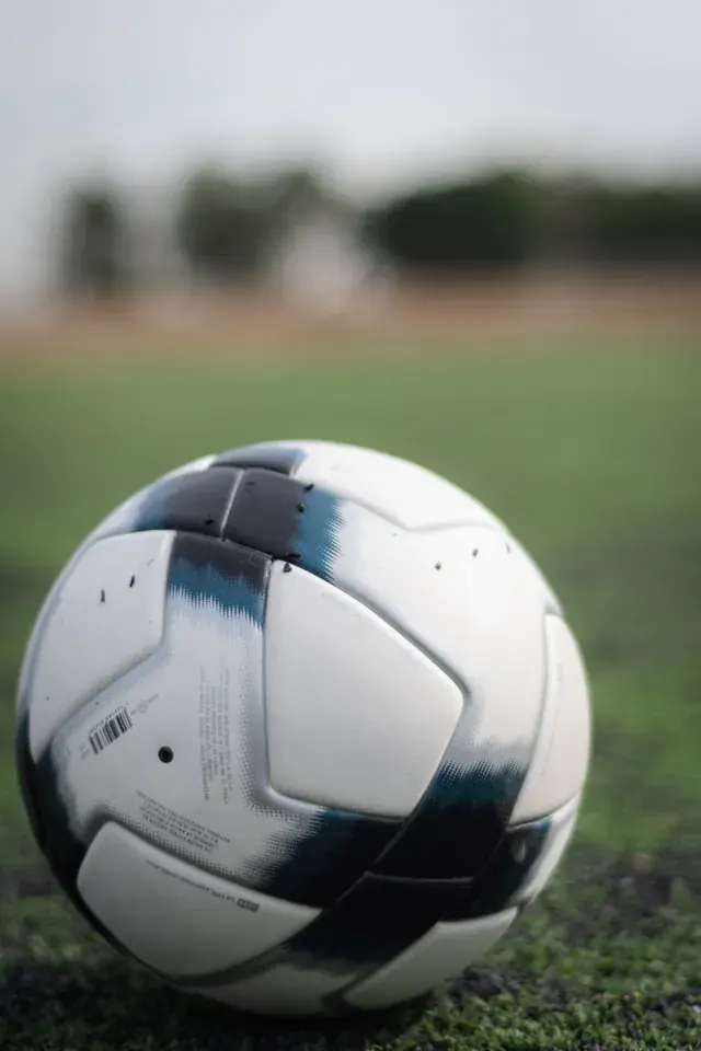 How Sunderland AFC Manages Squad Fitness and Injury Crises: A Case Study